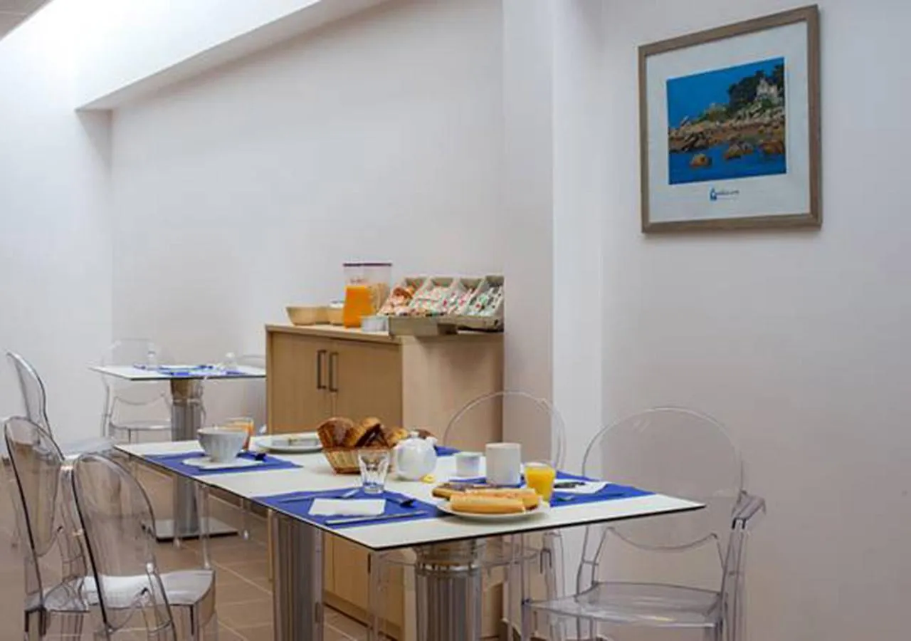 Goelia Les 7 Iles Aparthotel Perros-Guirec 3*,
